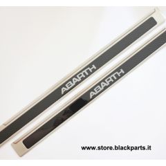 Coppia di battitacco in carbonio Abarth